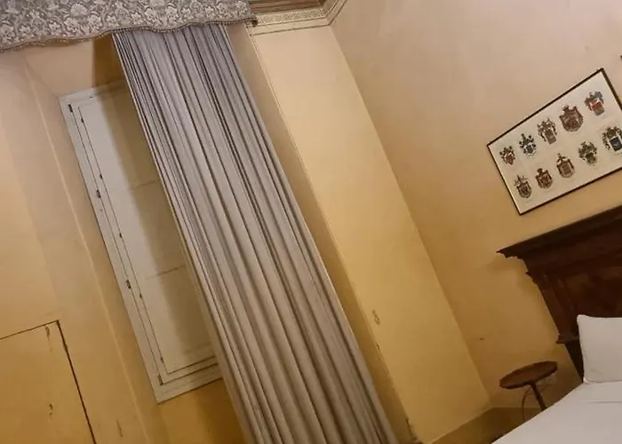 Palazzo Bargellini Panzacchi 아파트 *